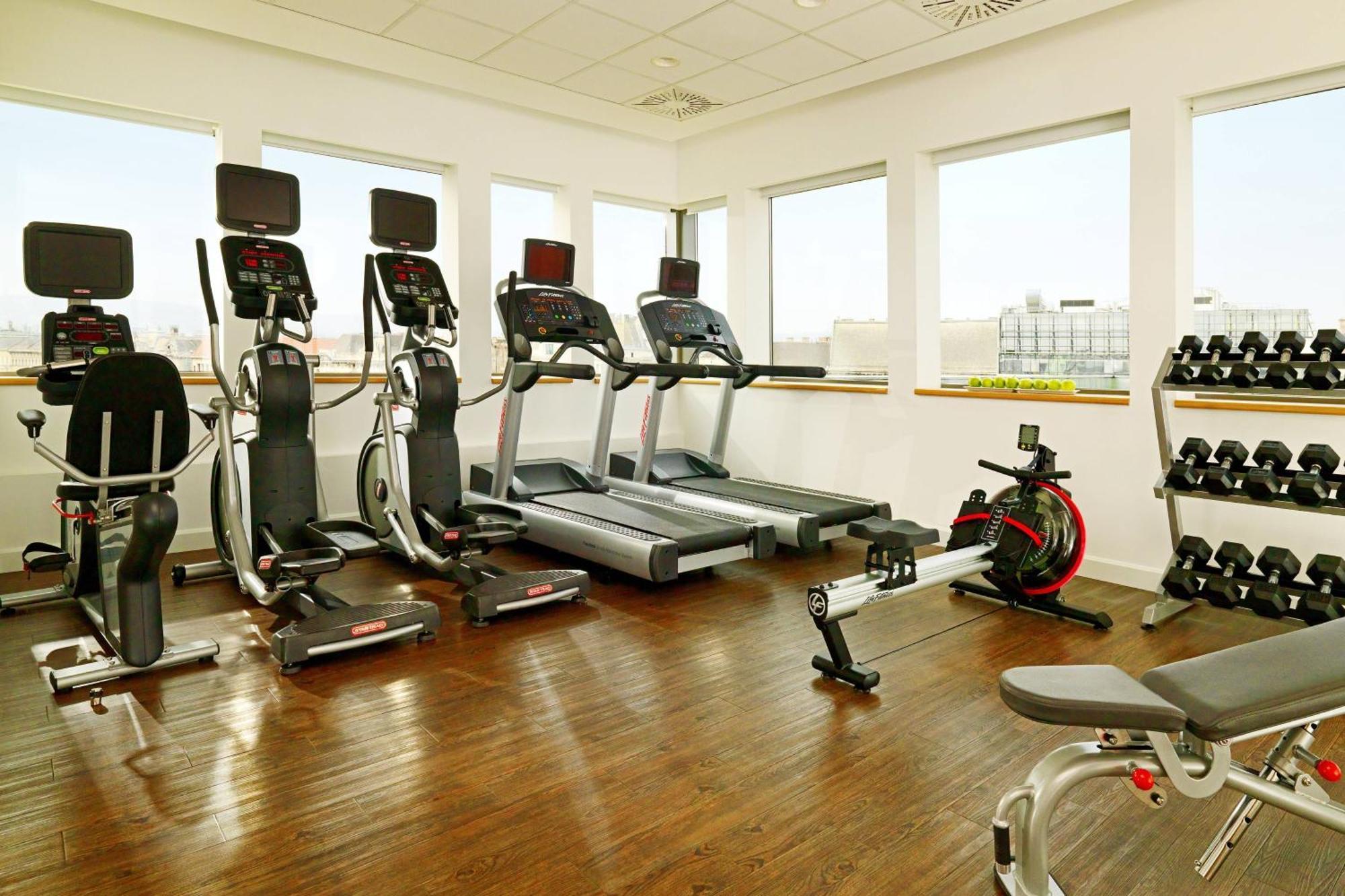 Courtyard By Marriott Budapest City Center Extérieur photo