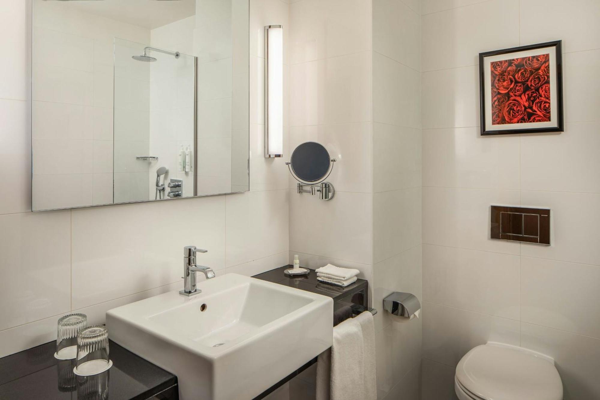 Courtyard By Marriott Budapest City Center Extérieur photo