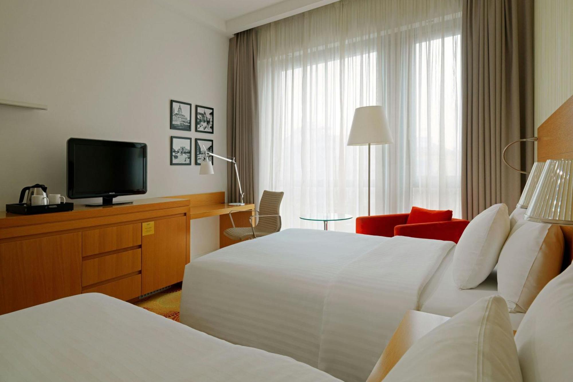 Courtyard By Marriott Budapest City Center Extérieur photo