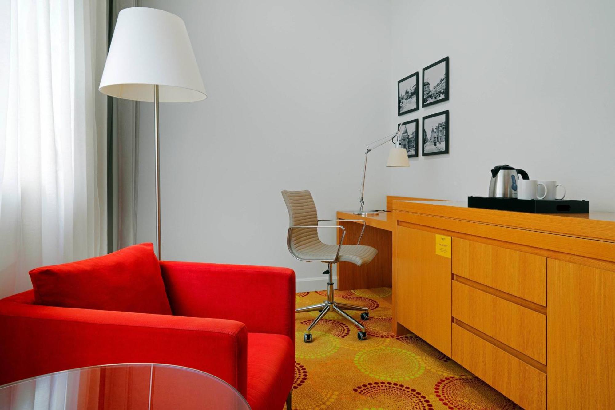 Courtyard By Marriott Budapest City Center Extérieur photo