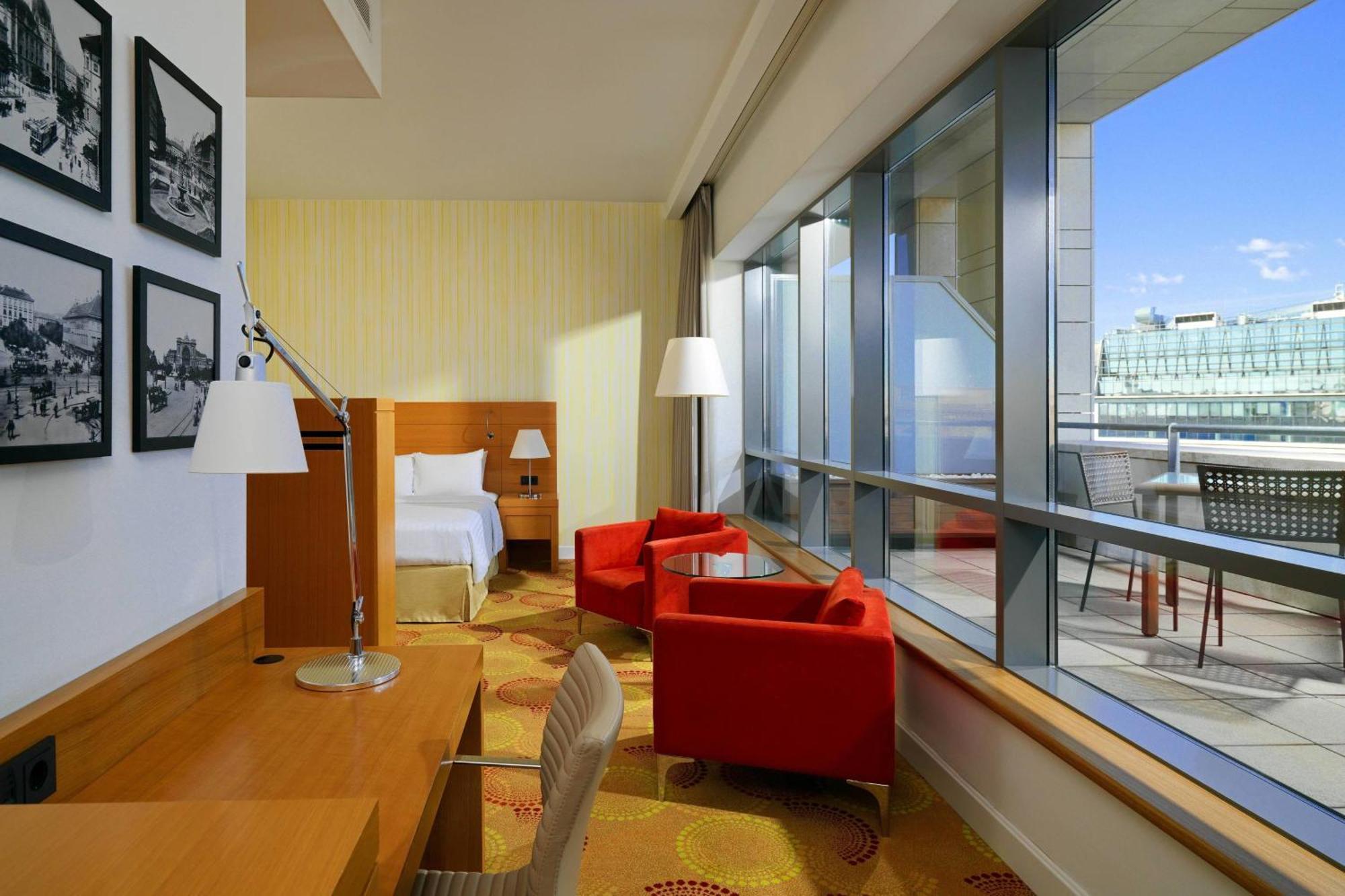 Courtyard By Marriott Budapest City Center Extérieur photo