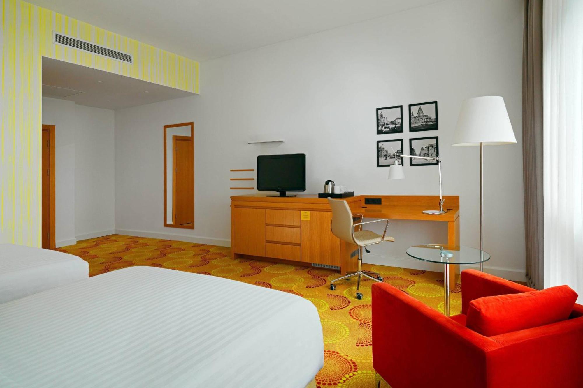 Courtyard By Marriott Budapest City Center Extérieur photo