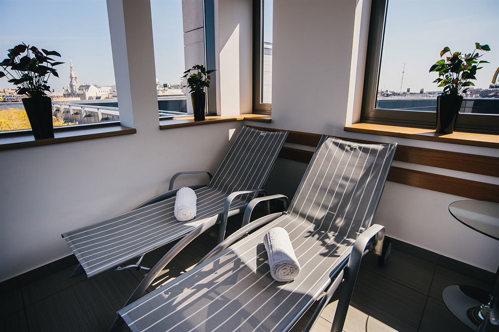 Courtyard By Marriott Budapest City Center Extérieur photo