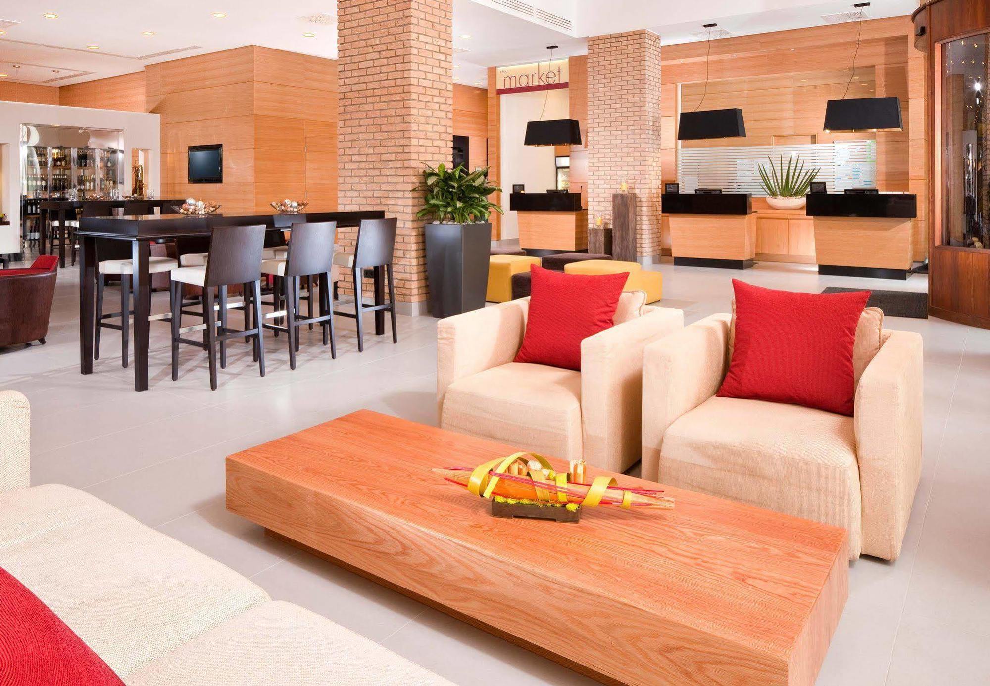 Courtyard By Marriott Budapest City Center Extérieur photo