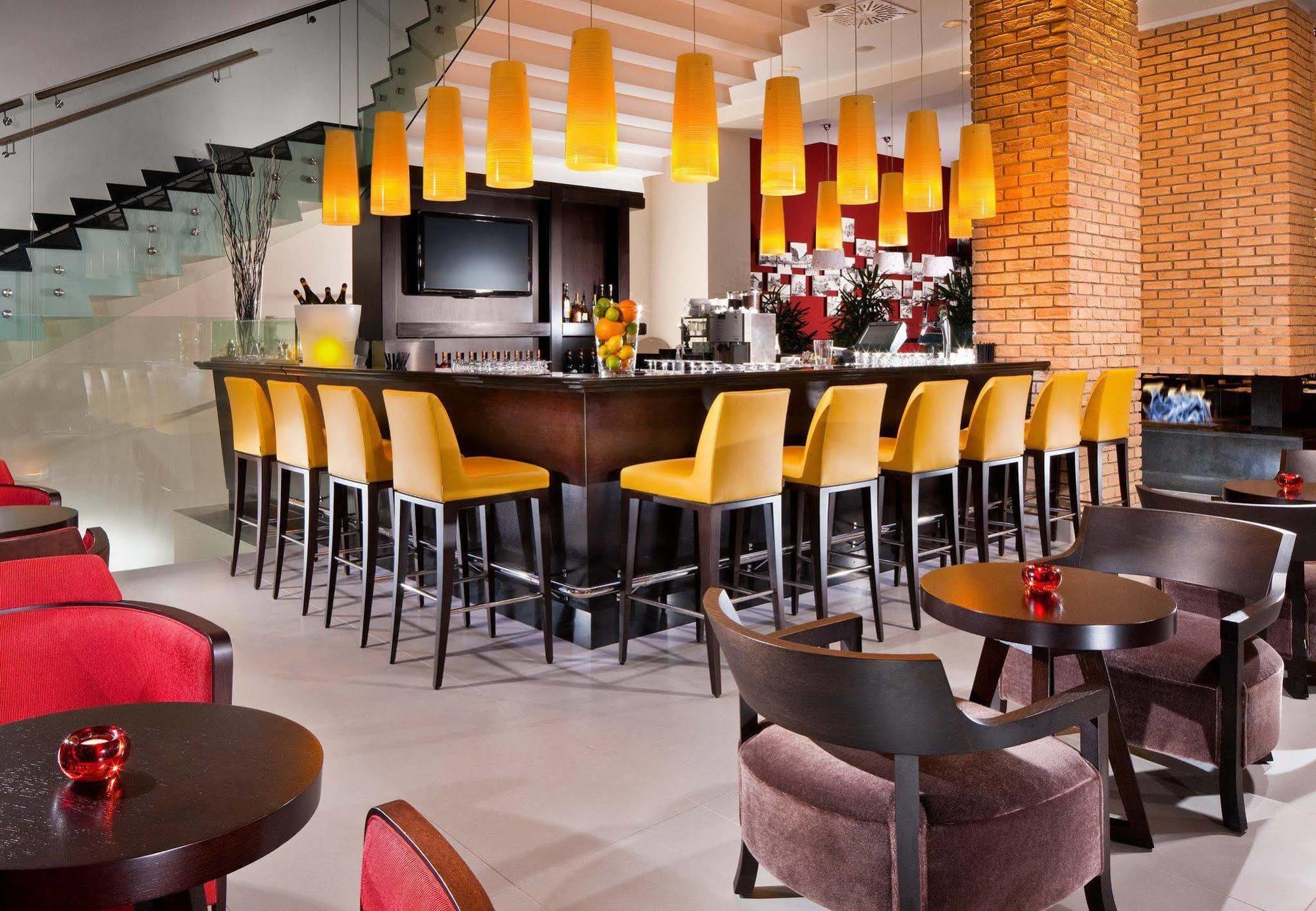 Courtyard By Marriott Budapest City Center Extérieur photo