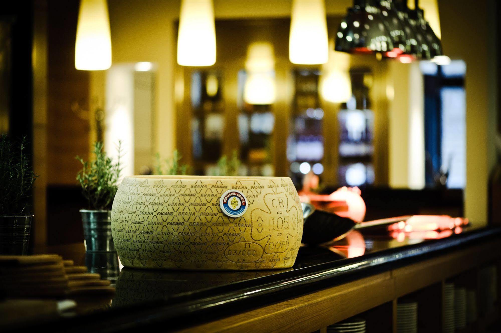Courtyard By Marriott Budapest City Center Extérieur photo