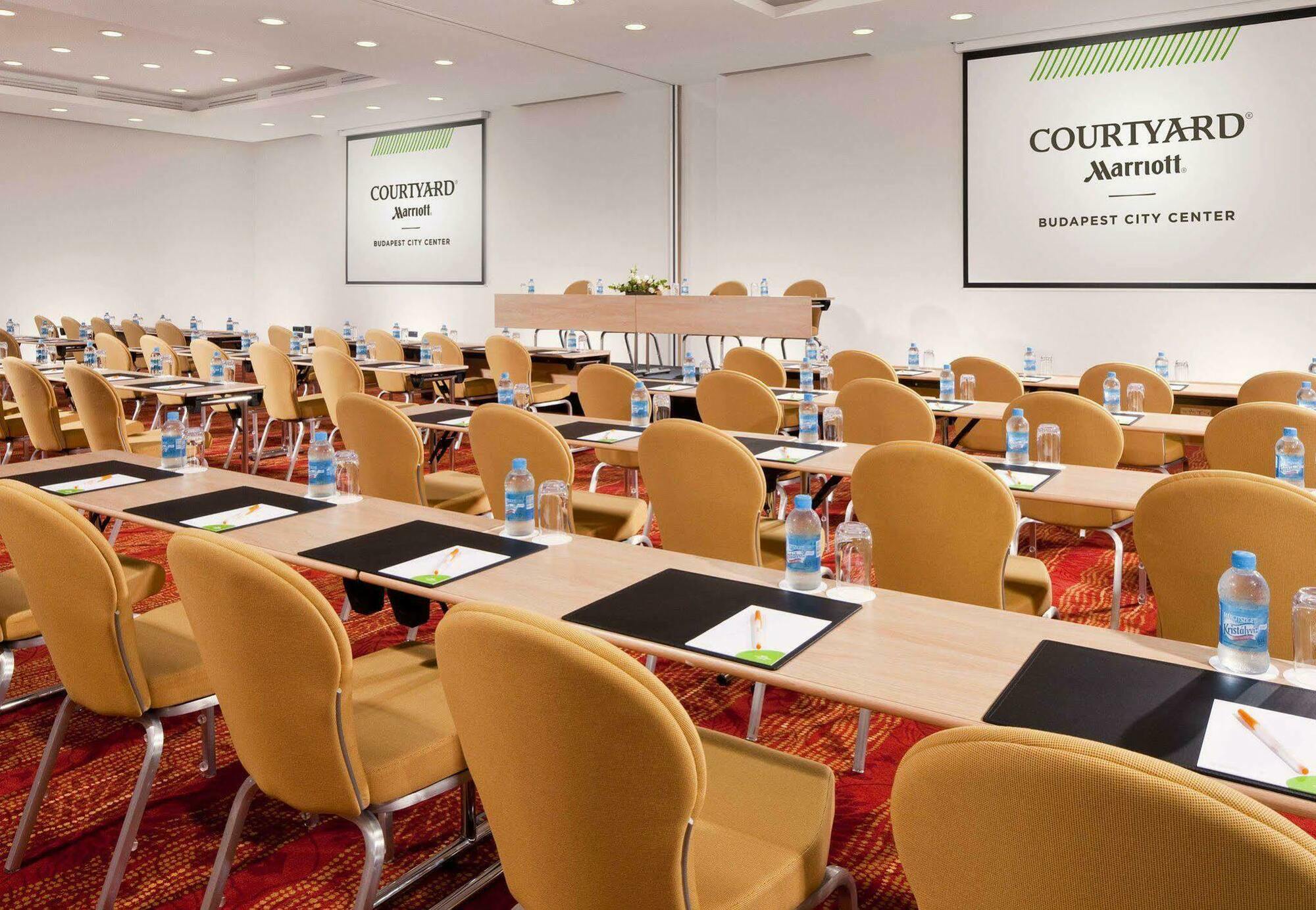 Courtyard By Marriott Budapest City Center Facilités photo